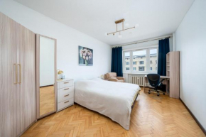 Sleeps 10 City Center Penthouse op US Embassy, Tallinn
